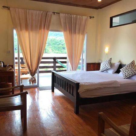 Riverview Bungalows & Gh Muang Ngoi Exterior foto