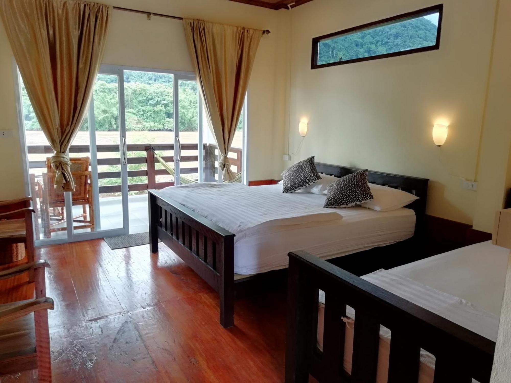 Riverview Bungalows & Gh Muang Ngoi Exterior foto
