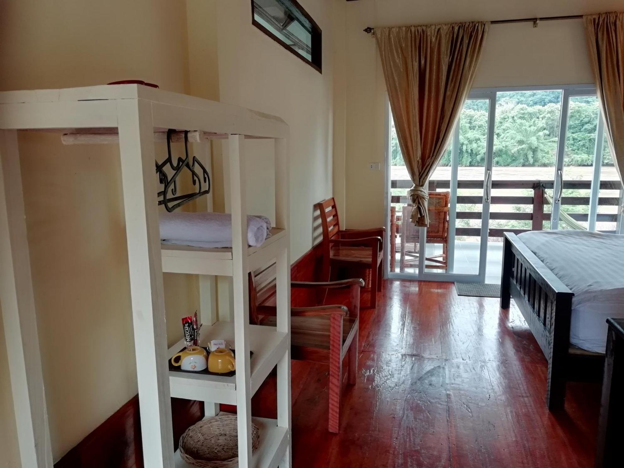 Riverview Bungalows & Gh Muang Ngoi Exterior foto